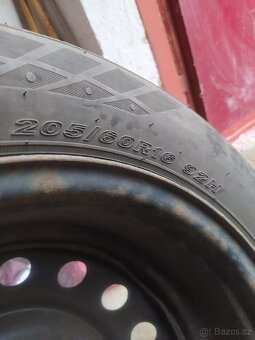 zimní pneu 205/60 R16 92H ráfek 6,5Jx16 ET39 toyota - 2