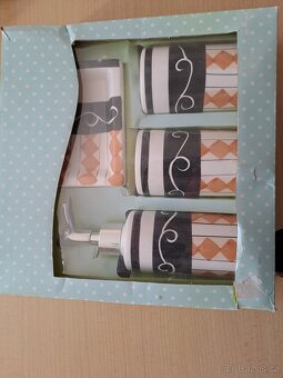 Koupelnové doplnky - 2