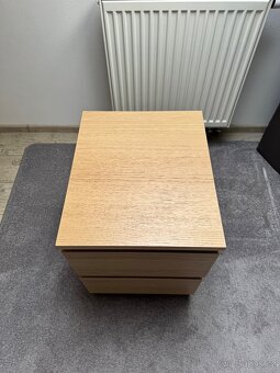 Noční stolek MALM IKEA - 2