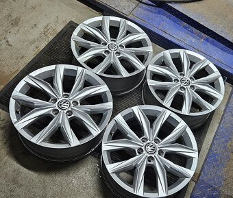 Prodám Alu disky 5x112 R18 Bez pneu - 2