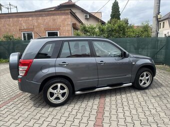 Suzuki Grand Vitara 2.0JLX 103kW 2006 149253kmbez koroze - 2