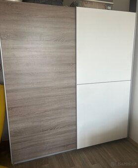 Šatní skříň - 2