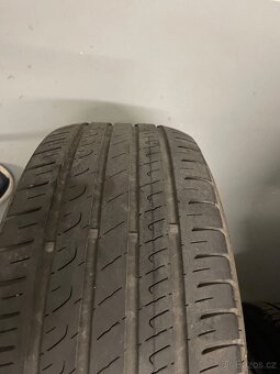 Prodám pneu BARUM BRAVURIS 5 215/60 R16 XL - 2