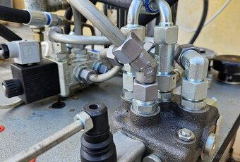 Hydraulický agregát / jednotka + pístnice - 2