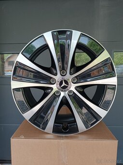 Mercedes R18 - 2