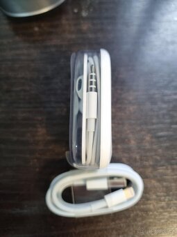 Sluchatka Apple + kabel - 2