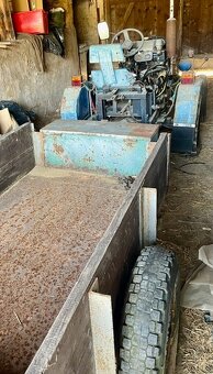 Malotraktor domácí výroby s nářadím - 2