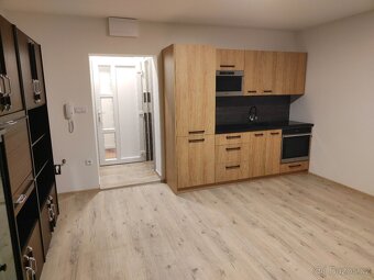 Garsonka 21,5m v RD, Tvrdonice - 2
