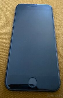 Apple iPhone 8, cerny, 64 Gb, kapacita baterie 90% - 2