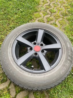 Zimní pneu NISSAN 215/65 R16 - 2