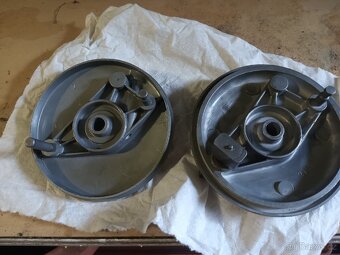 Brzdové štity Jawa pionýr mustang a 555 - 2