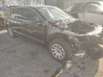 ŠKODA SUPERB II. -DÍLY Z VOZU - 2