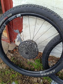 DT Swiss 1700 29" zapletená kola - 2