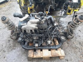 VW T5 2.5TDI, 128.kw, AXE, HNC, 4x4 rok 2005 - díly - 2