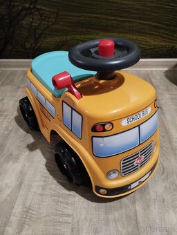 Bytelné odrážedlo autobus - 2