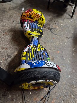 Hoverboard graffiti - 2