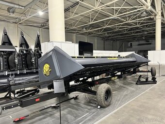 LIŠTA NA SLUNEČNICI - 2