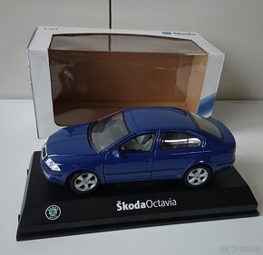 Škoda Octavia modrá 1:24 Abrex - 2