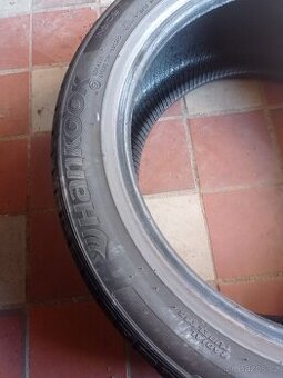 225/45R17 - 2