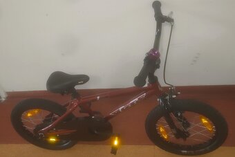 GT MACH 1,velikost kol16, pěkný stav,helma SPECIALIZED - 2
