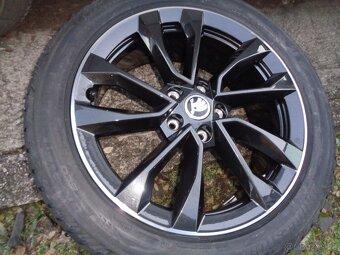 škoda karoq 4x4 r18 nová alu kola 5x112 černá - 2