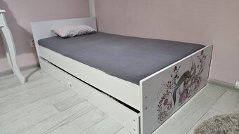 Dětská dívčí postýlka s motivem pohádky Sofie První - 2