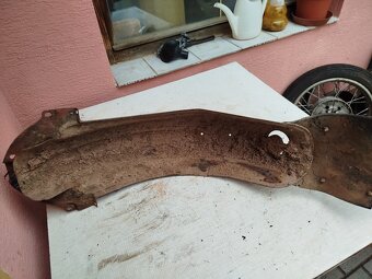 Zadní blatník Jawa - 2
