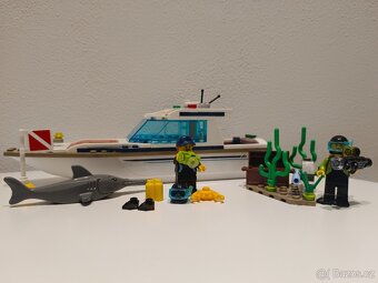LEGO City 60221 - 2