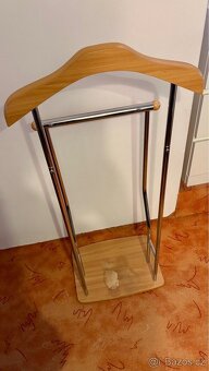 stojan na oblečení - 2