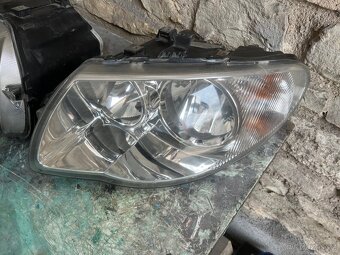 Světla Chrysler Voyager r.v. 2005 - 2