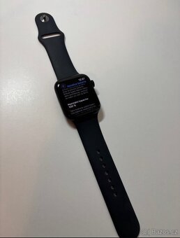 Apple watch SE, 2.generace - 100% baterie - 2