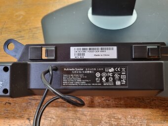Monitor DELL P2212Hb 1920x1080 včetně soundbaru. - 2