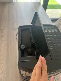 De'Longhi Magnifica ESAM 3000.B. - 2