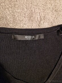Krásný svetřík Guess vel M (38) - 2