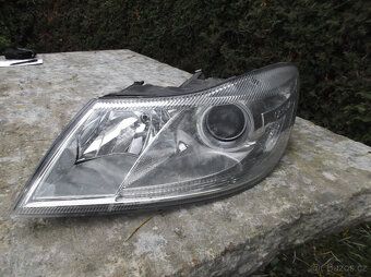 ŠKODA OCTAVIA 2 SVĚTLO-VÍKO-NÁRAZNÍKY A NÁHRADNÍ DÍLY - 2