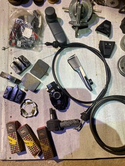 Sada různých dílu Favorit Felicia - 2