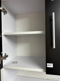 Koupelnová skříňka s policemi - 2