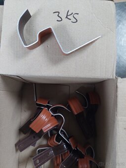 Prodám držák hřebenáče 2 Todach - 2