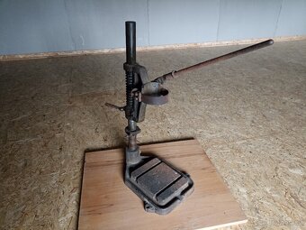 Stojan vrtačky historický - 2