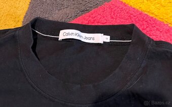 CK  CALVIN KLEIN  PÁNSKÉ SLIM BAVLNĚNÉ TRIKO  M - 2