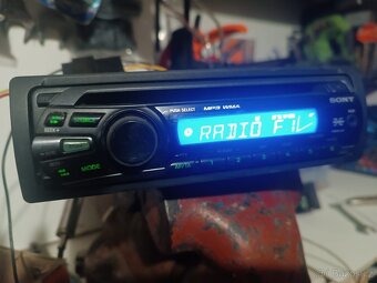 Autorádio na CD MP3 Sony - 2