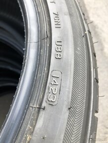 Bridgestone Potenza S001 235/40/19 235/40R19 letní pneu - 2