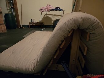Polohovatelná pohovka futon - 2