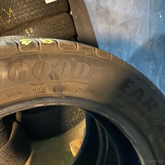 Letní pneu 215/55 R17 94V Goodyear 4,5-5mm - 2