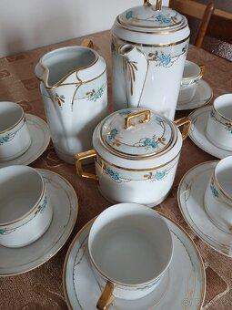 Zachovalý a starožitný porcelánový servis - 2