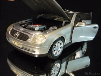Mercedes Benz SLK 230 Maisto 1/18 - 2