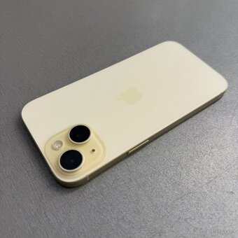 Žlutý iPhone 15 128GB, jako nový, záruka - 2