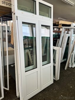 TERASOVÉ PLASTOVÉ DVOUKŘÍDLÉ DVEŘE OTV VEN 128x209-257 - 2