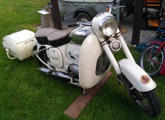 Jawa 250 1956 + Pav , ČZ 150 půlbuben - 2