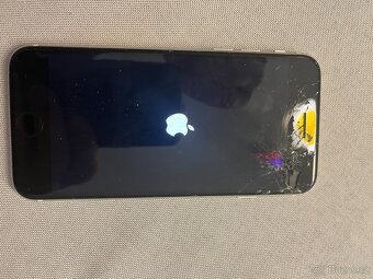 Iphone SE 2020 64 Gb - poškozený - 2